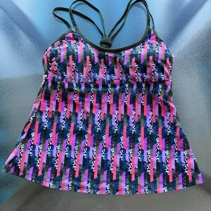 Women’s/juniors tankini swimwear